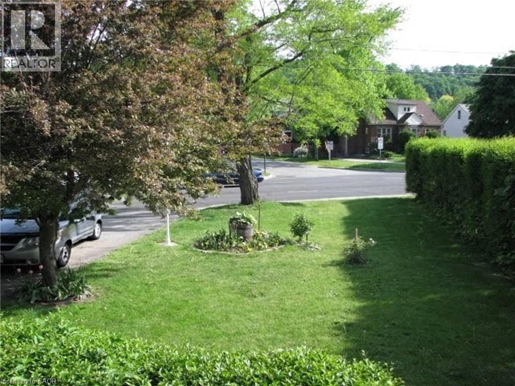115 KING Street E, Stoney Creek — photo 2