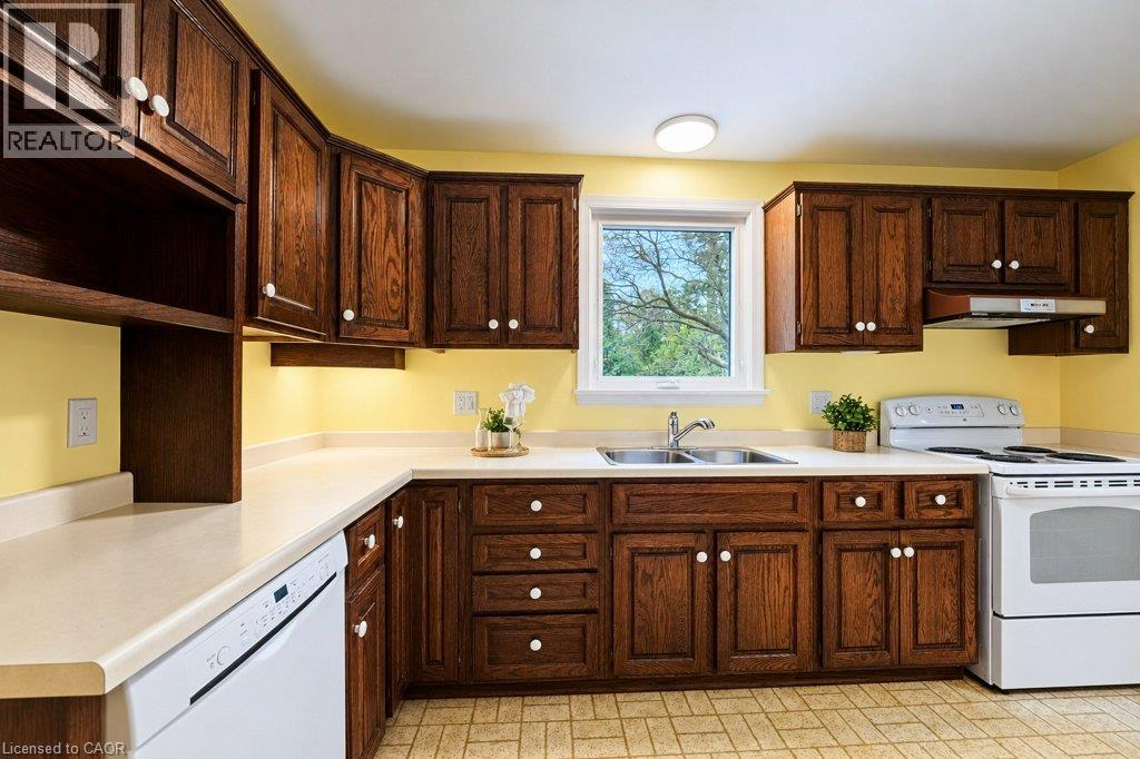 165 MCGARRY Drive, Kitchener — photo 11