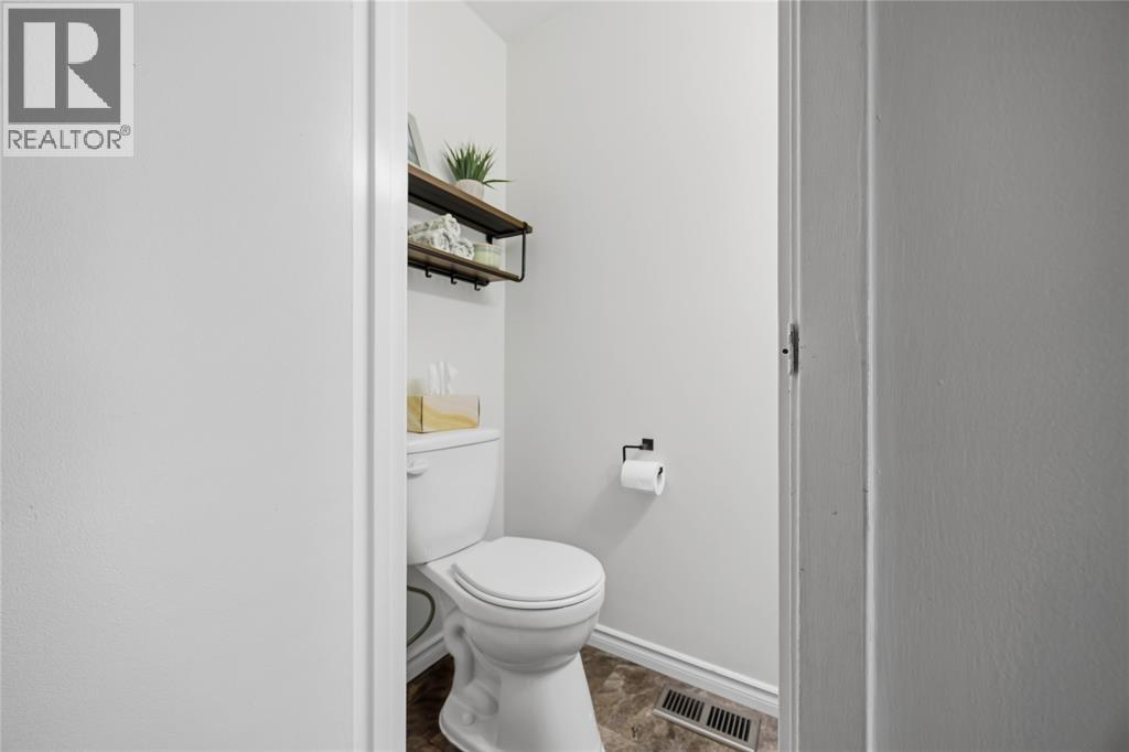 301 Edgewood Street — photo 18