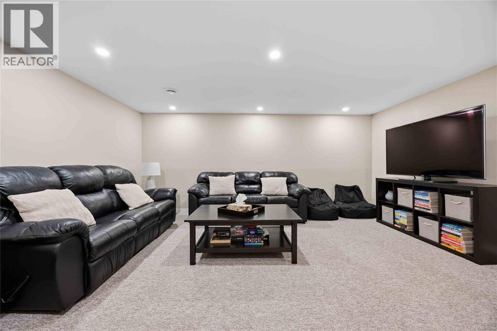 301 Edgewood Street — photo 30