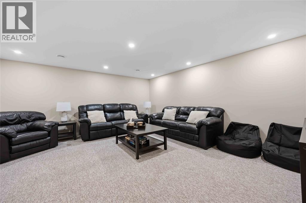 301 Edgewood Street — photo 33
