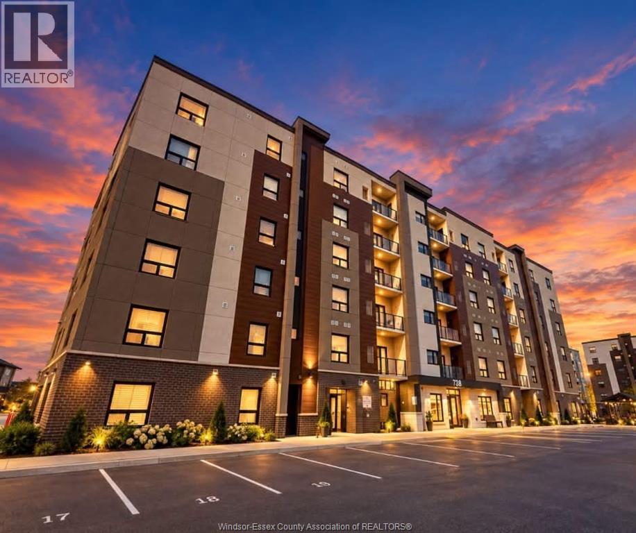 728 BROWNSTONE Unit# 206, Lakeshore