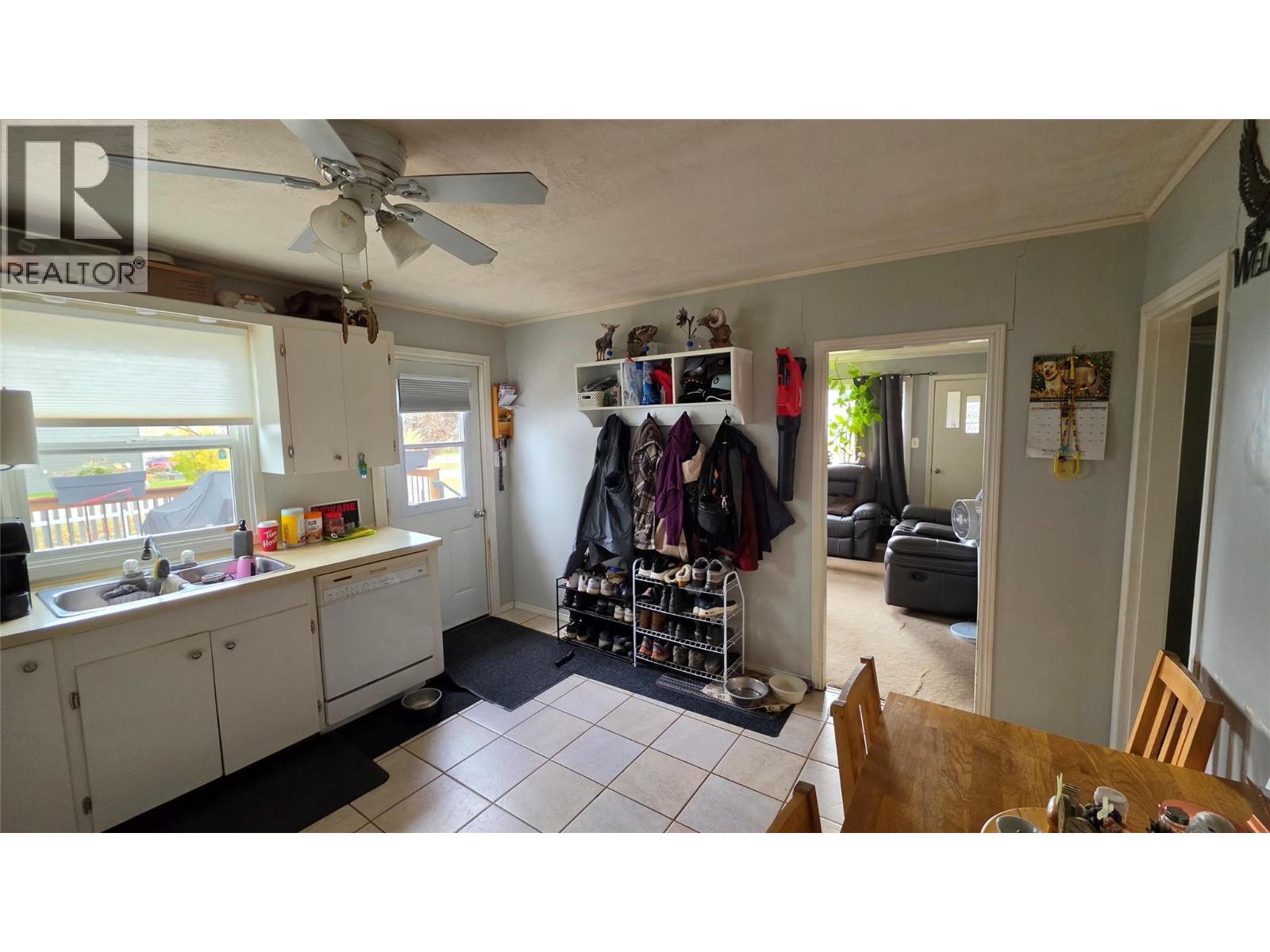4818 / 4820 49 Avenue - 9