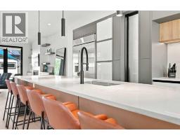 4pc Bathroom - 1504 4 Street Ne, Calgary, AB T2E1E7 Photo 6
