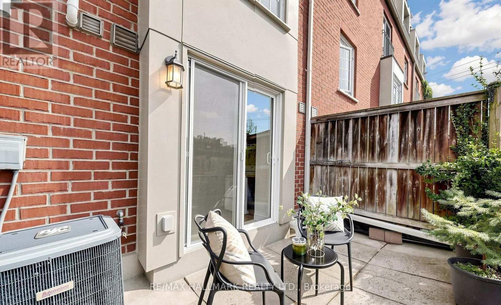 870 Jane Street — photo 20