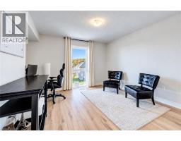 680 Benninger Drive, Kitchener, ON N2E0J4 Photo 12