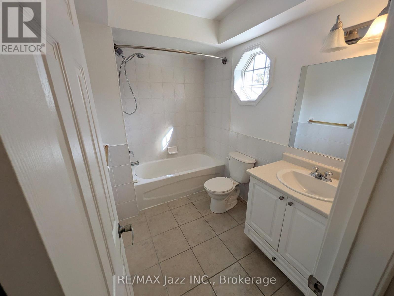 203 - 760 KING STREET E, Oshawa (Eastdale) — photo 11