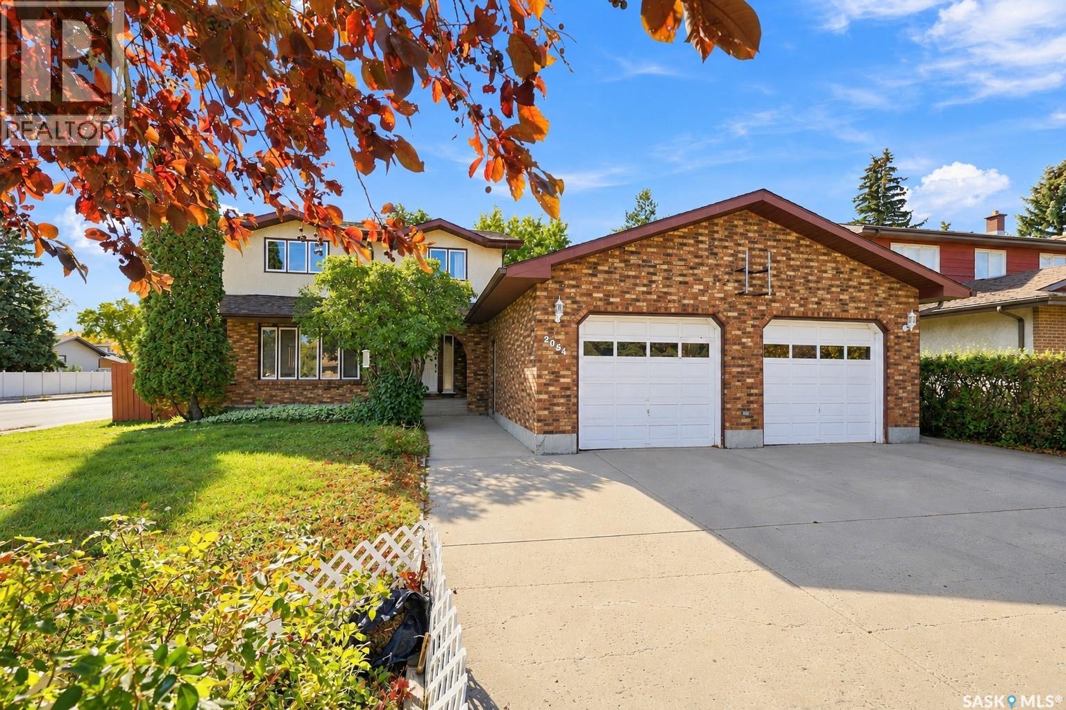 2054 Braun BAY E, Regina