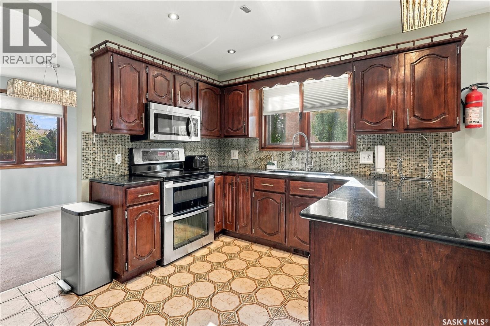 2054 Braun BAY E, Regina — photo 12