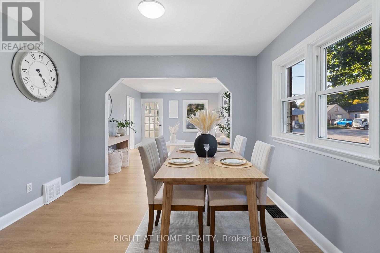 236 Highbury Avenue North — photo 13