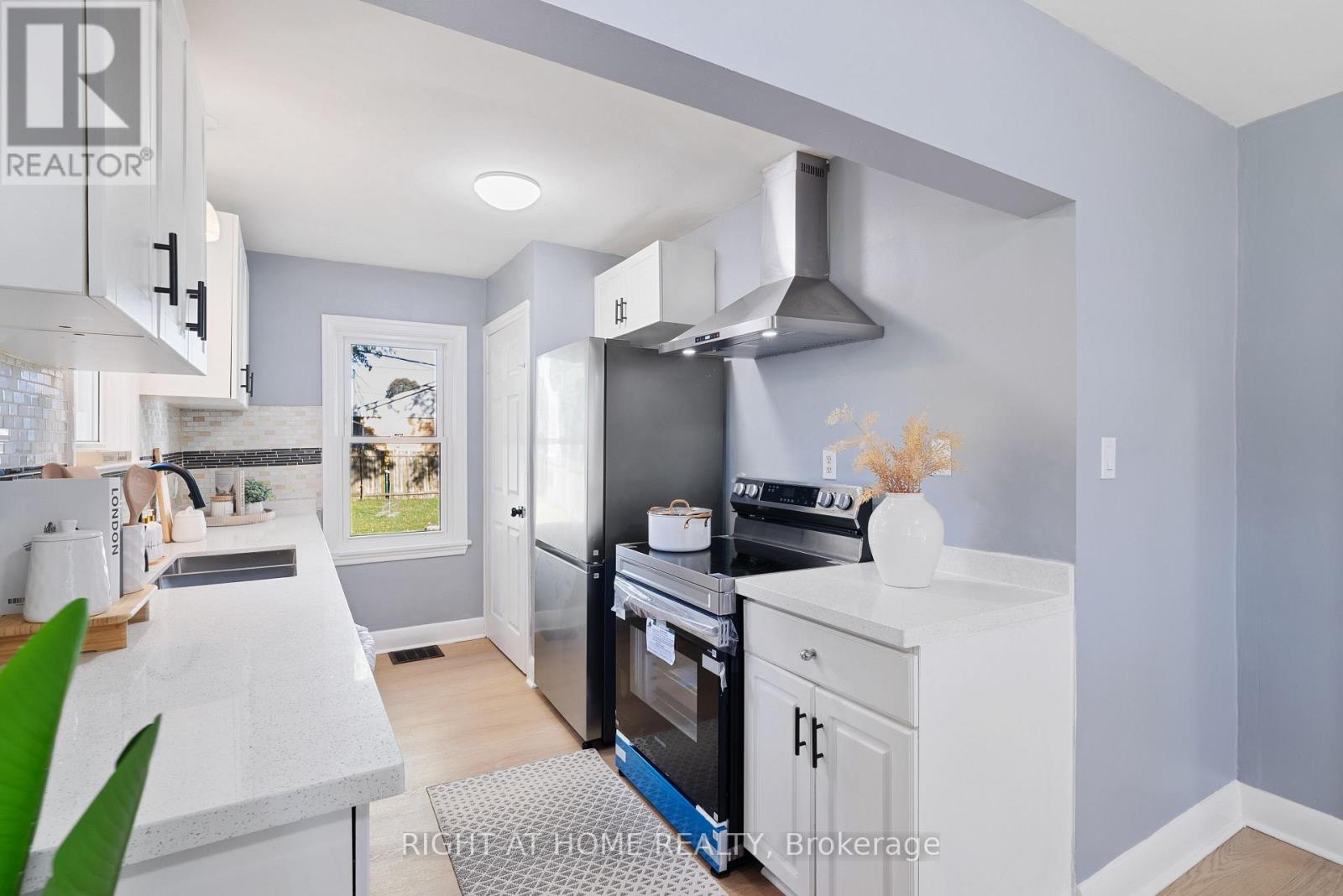 236 Highbury Avenue North — photo 15