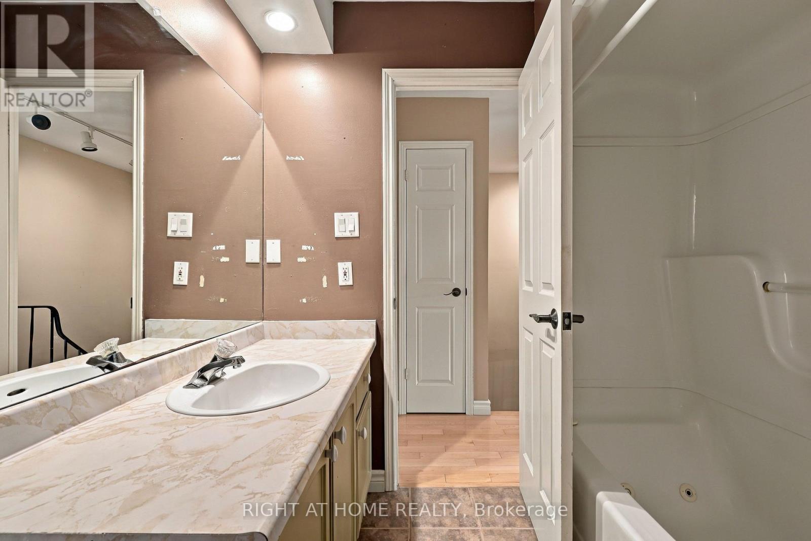 428 WILKINS STREET - 22