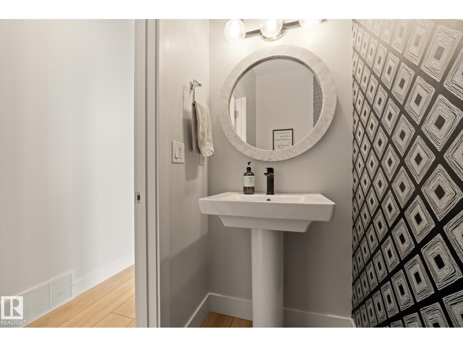 3363 CHICKADEE DR NW, Edmonton — photo 18