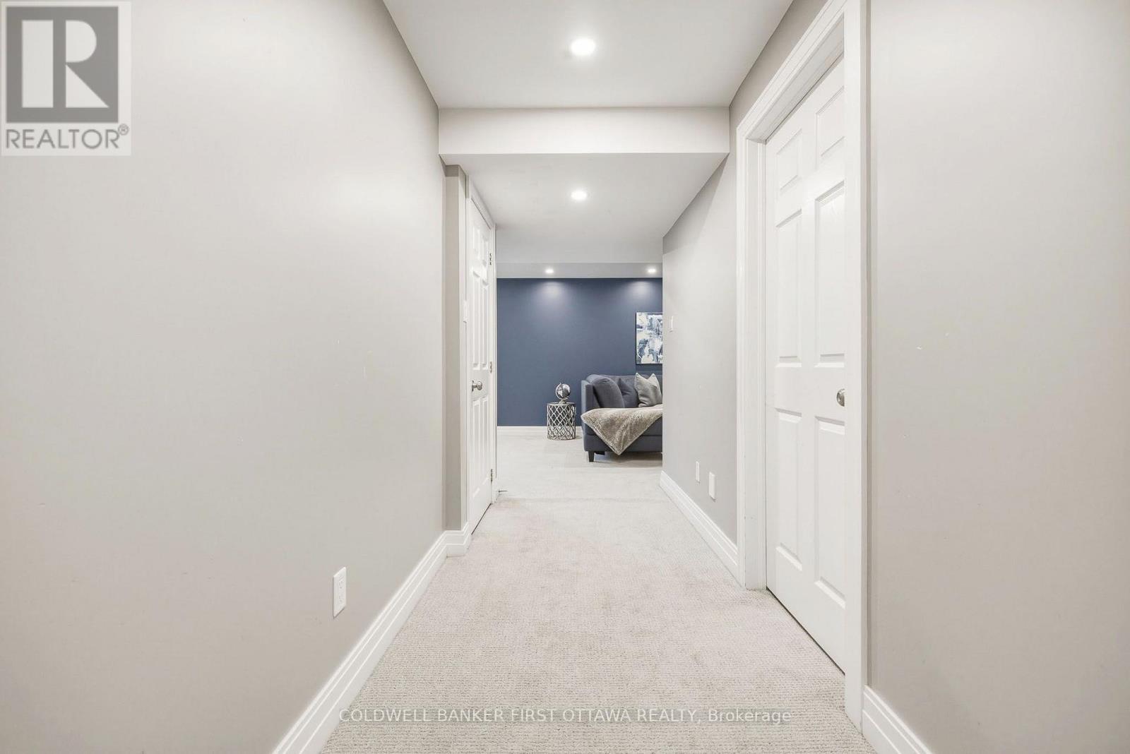 529 Adamson Crescent — photo 34