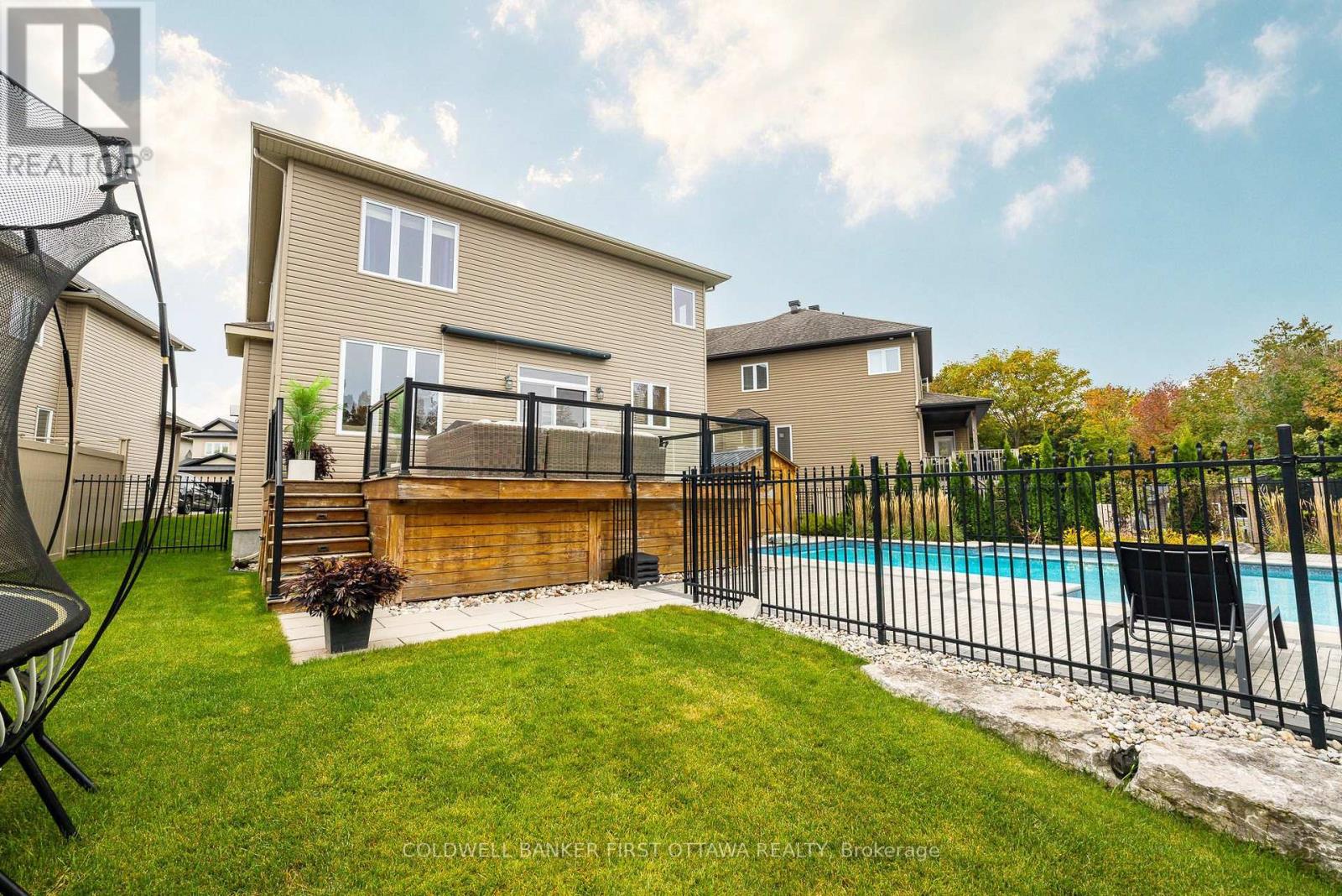 529 Adamson Crescent — photo 41