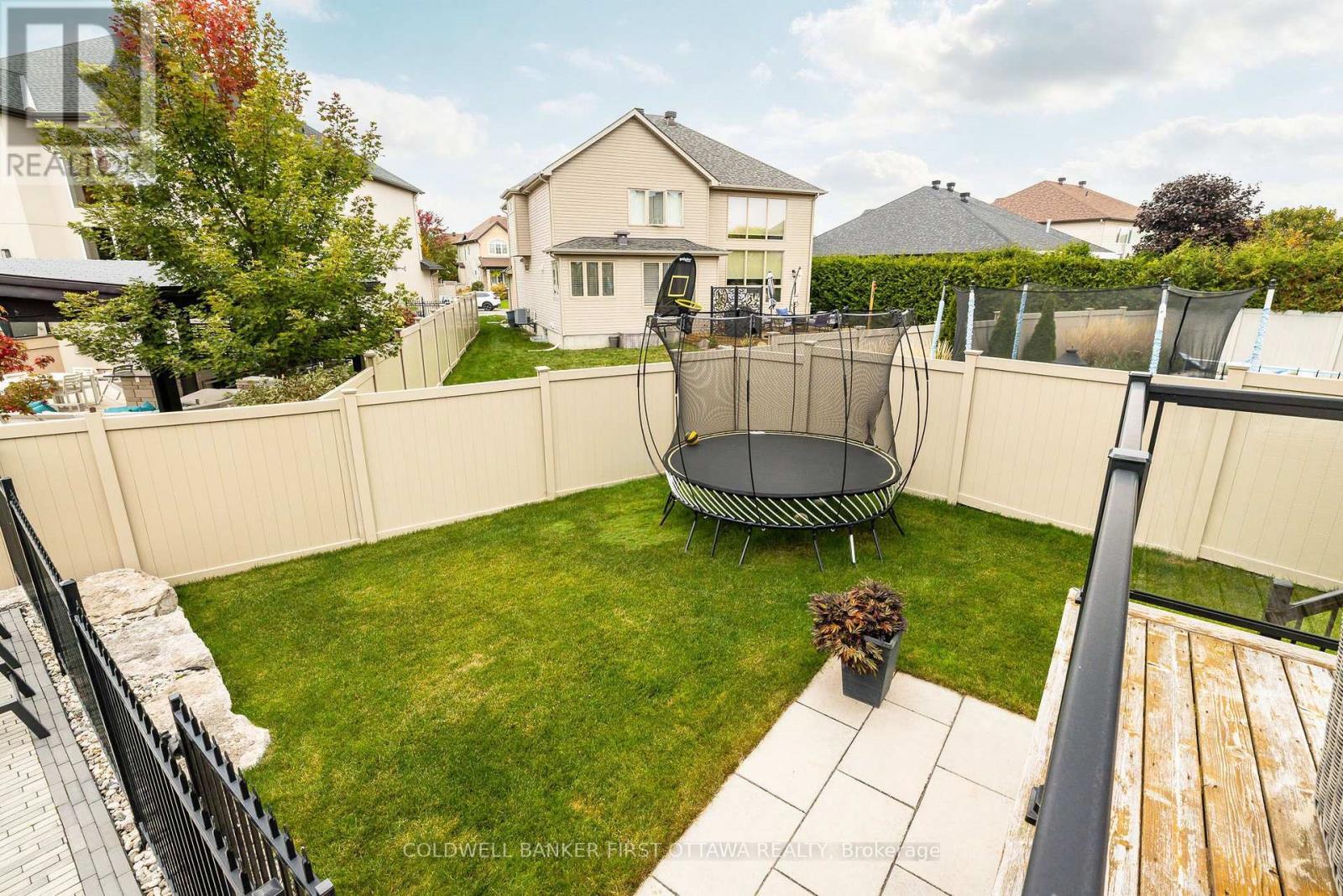 529 Adamson Crescent — photo 43