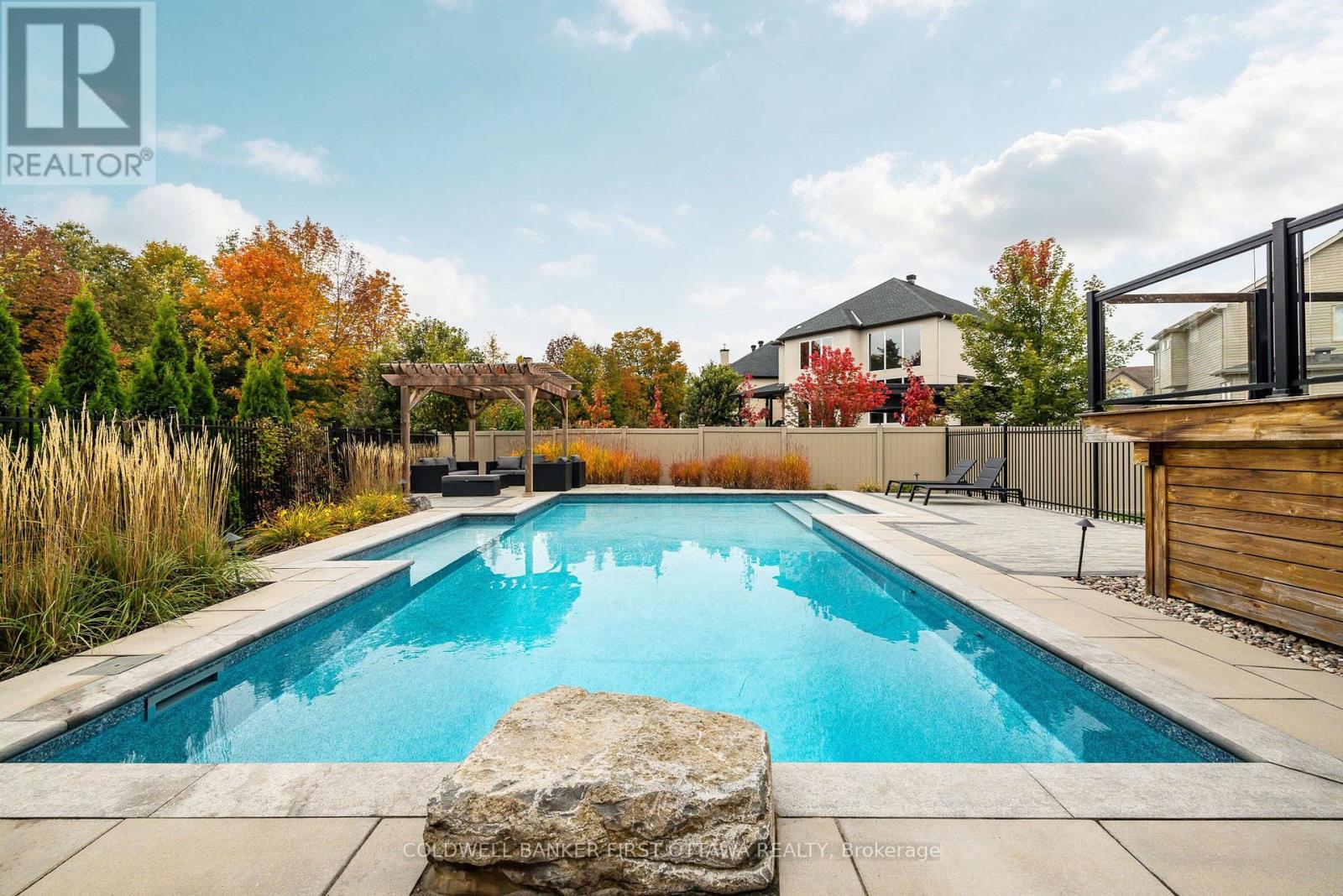 529 Adamson Crescent — photo 46