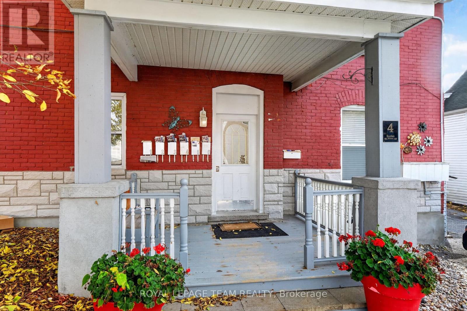 7 - 4 ECCLES STREET, Ottawa — photo 4