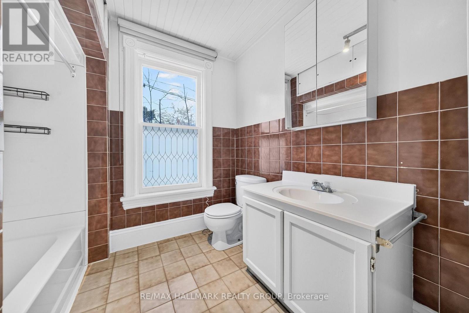 182 Pretoria Avenue — photo 17