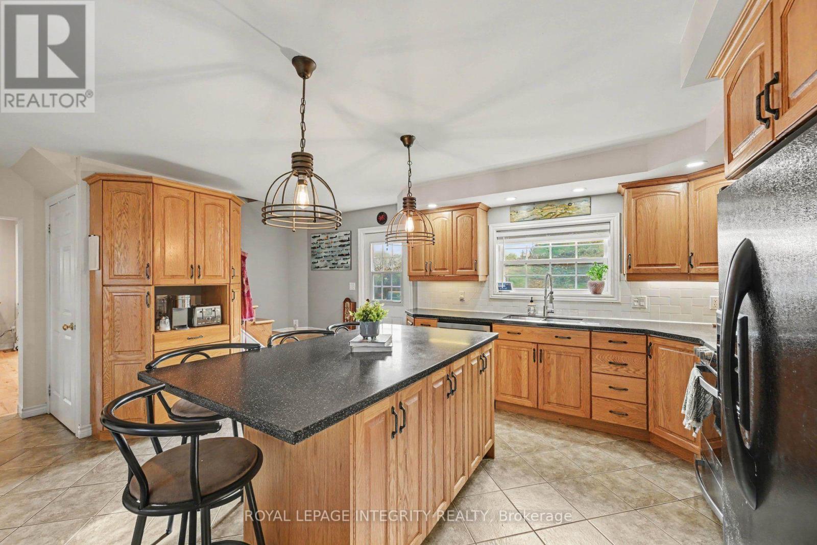 27 COBUS ROAD, Renfrew — photo 11