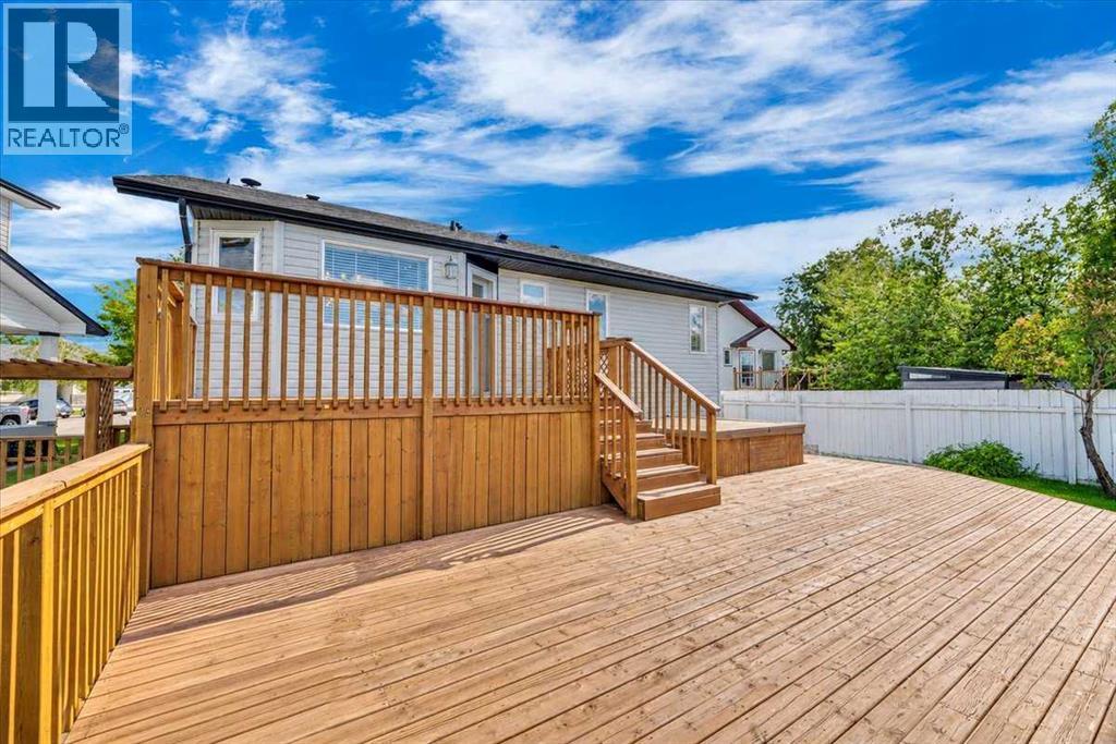 9 Madison Court, Strathmore — photo 32