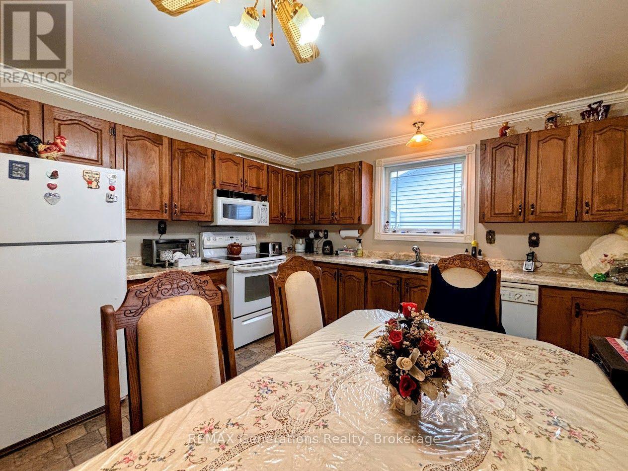 22 MOOSE DRIVE, Manitouwadge — photo 4