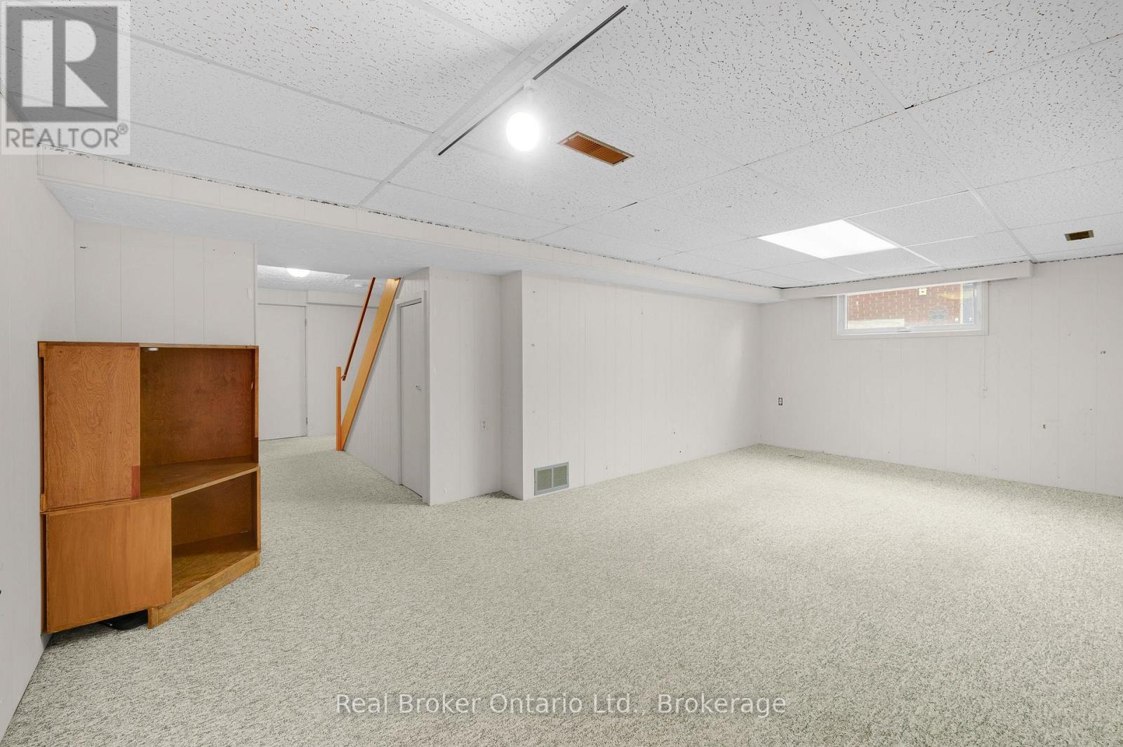 30 WESTWOOD CRESCENT - 29