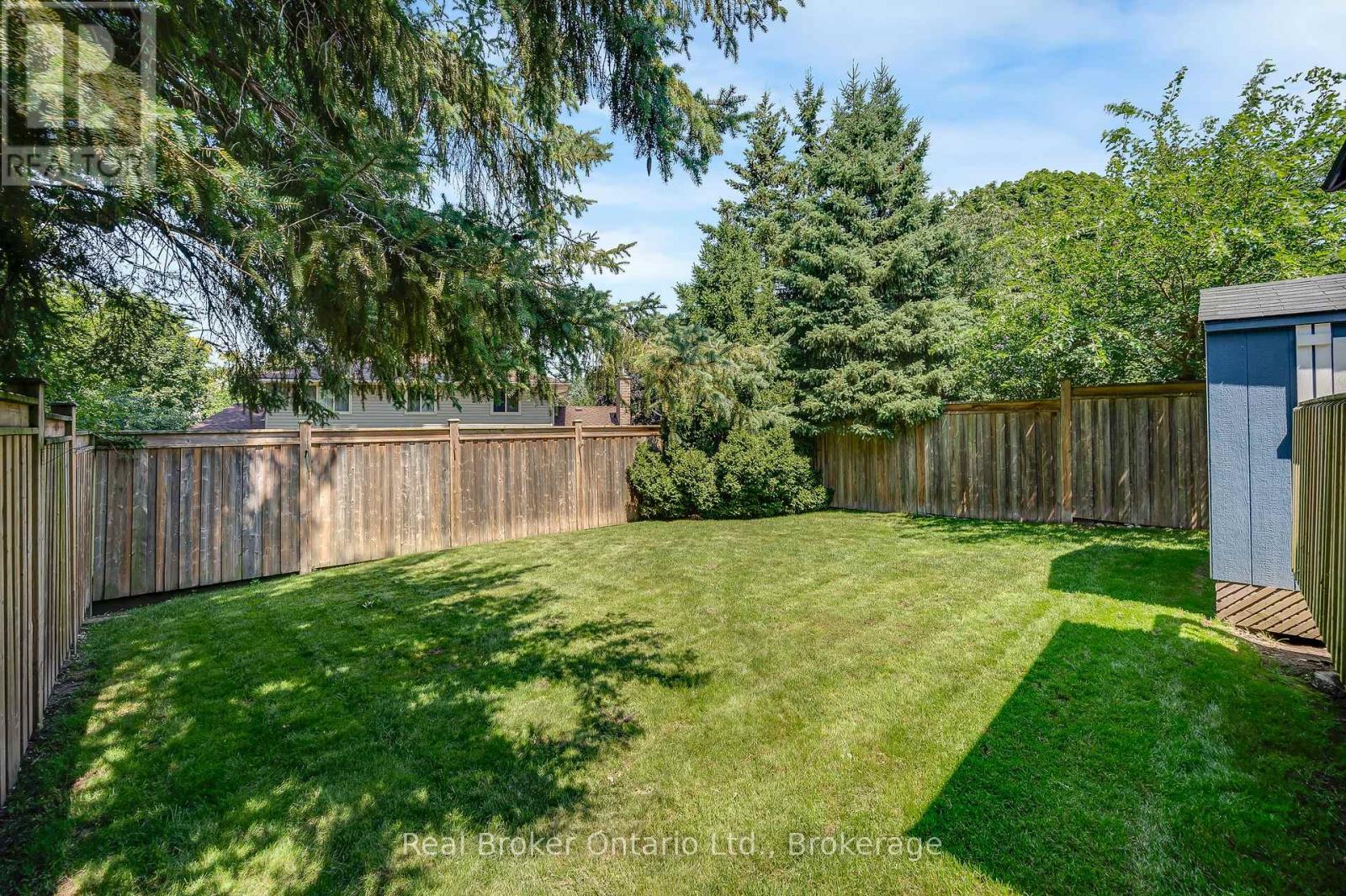 30 WESTWOOD CRESCENT - 33