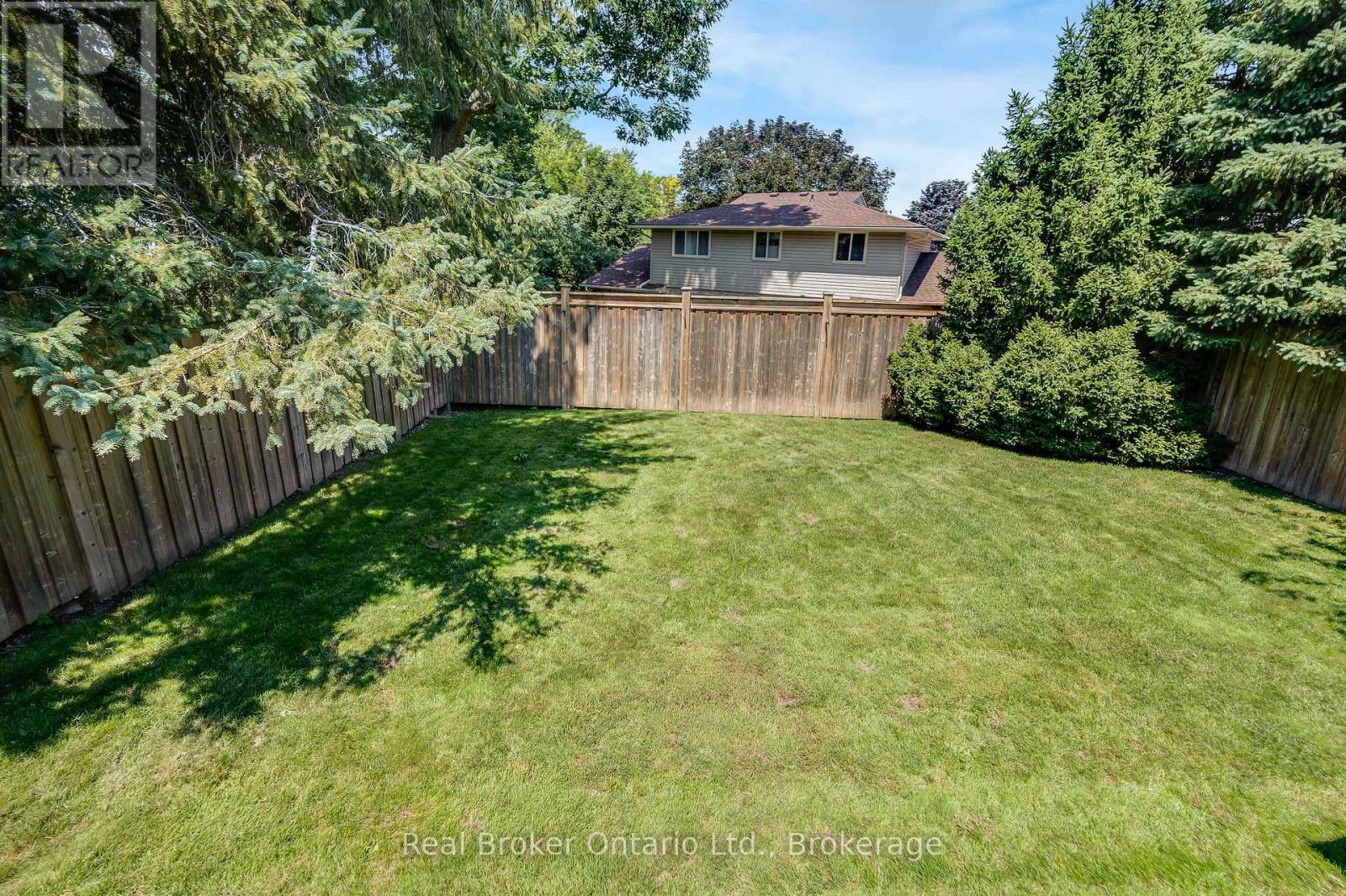 30 Westwood Crescent — photo 37