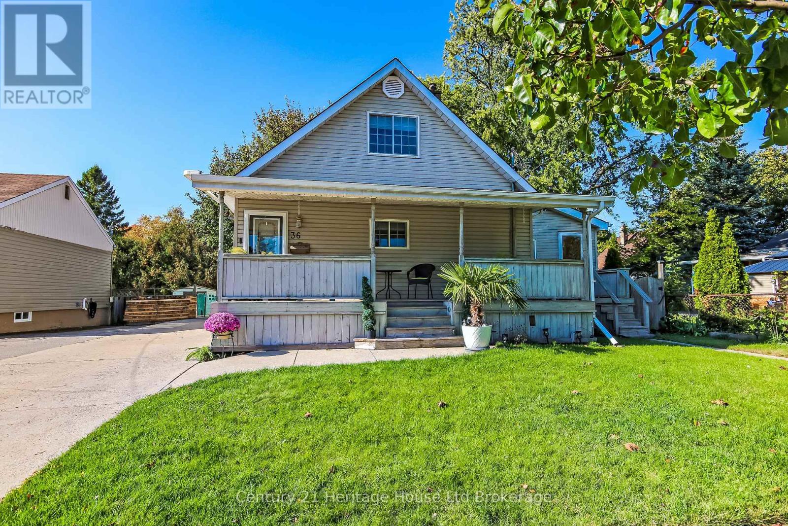 36 ALEXANDER DRIVE, Brantford