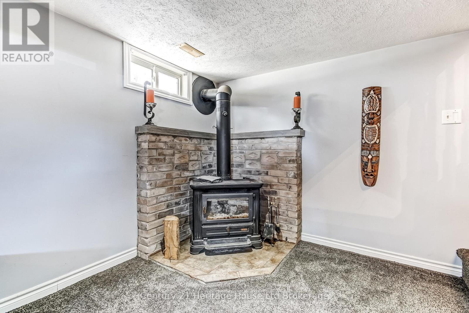 36 Alexander Drive — photo 13