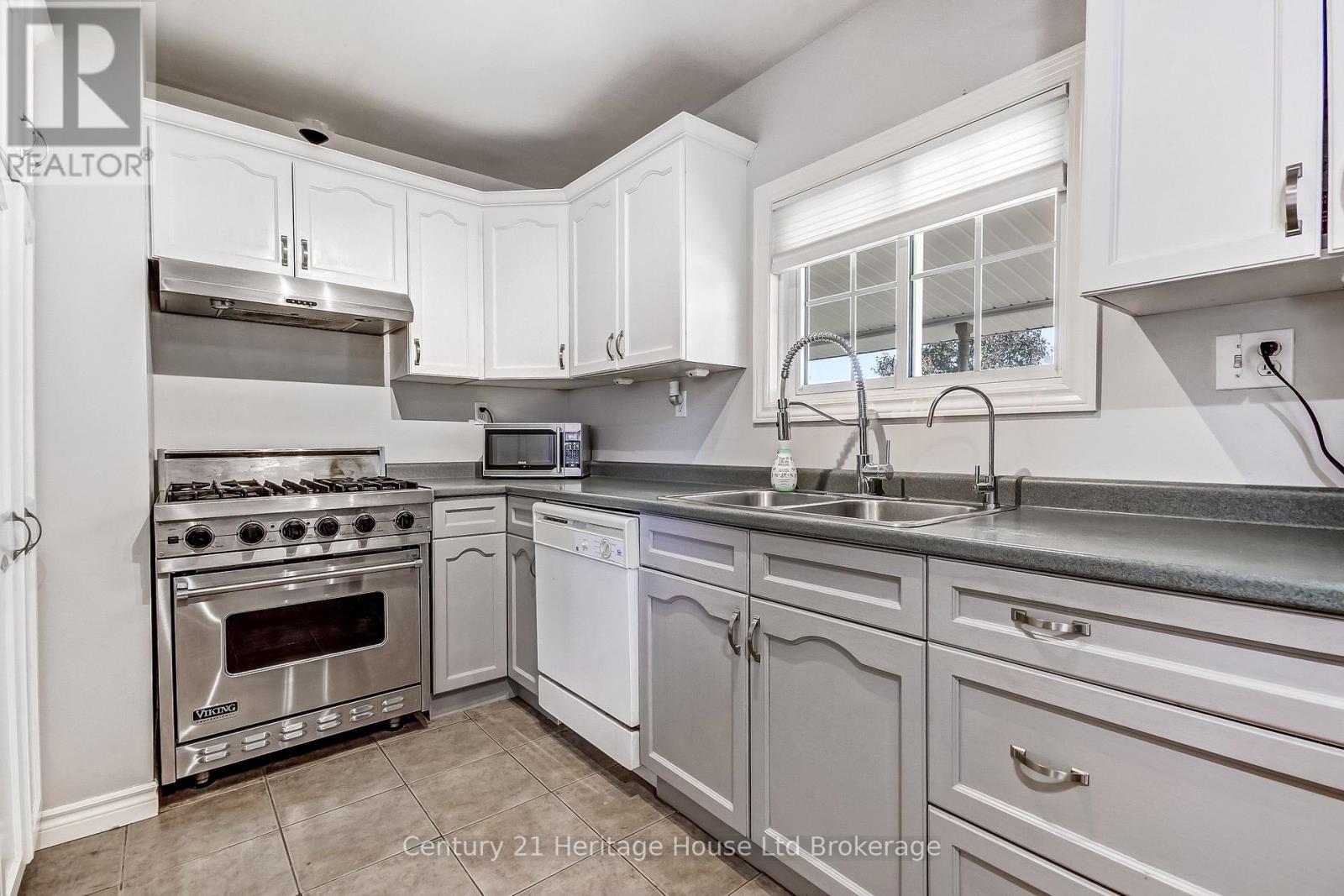 36 ALEXANDER DRIVE, Brantford — photo 4