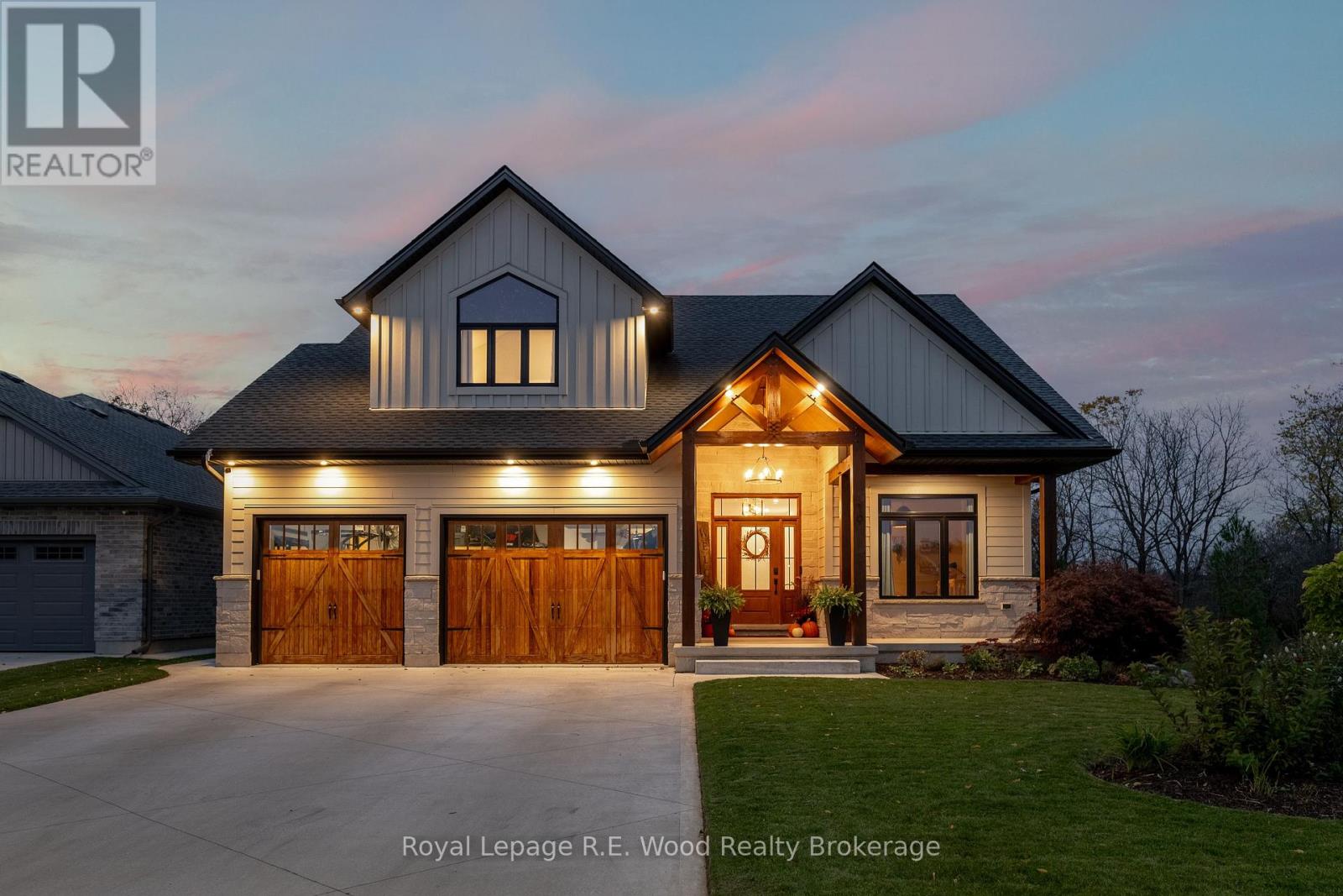 19 ROYAL DORNOCH DRIVE, St. Thomas — photo 2