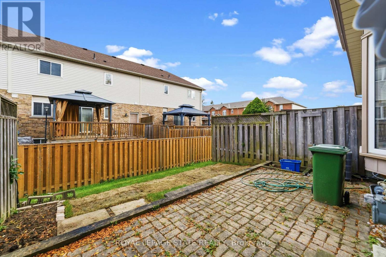 1475 Upper Gage Avenue — photo 32