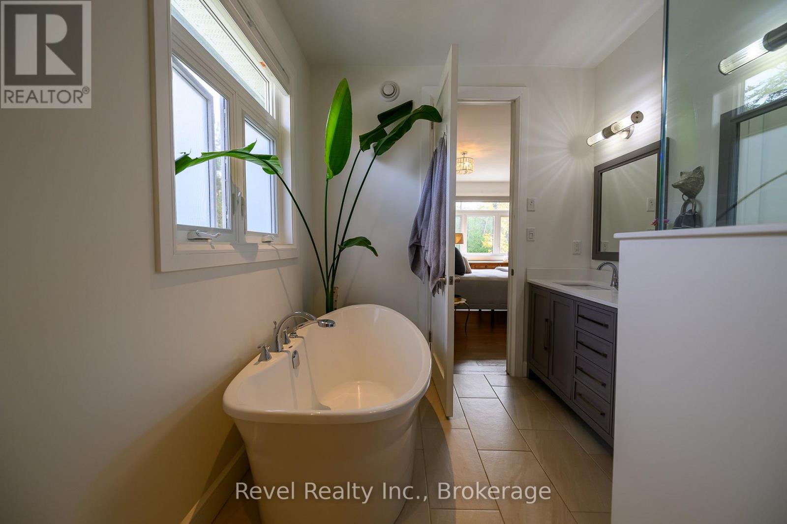 2073 Hawley Road — photo 22
