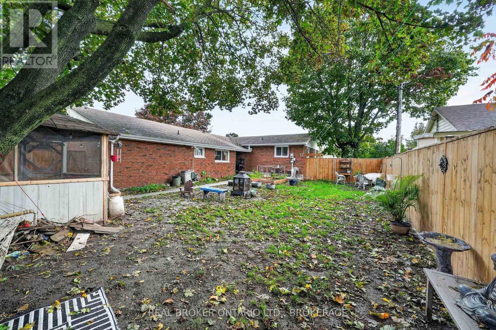 15 Gray Avenue — photo 16
