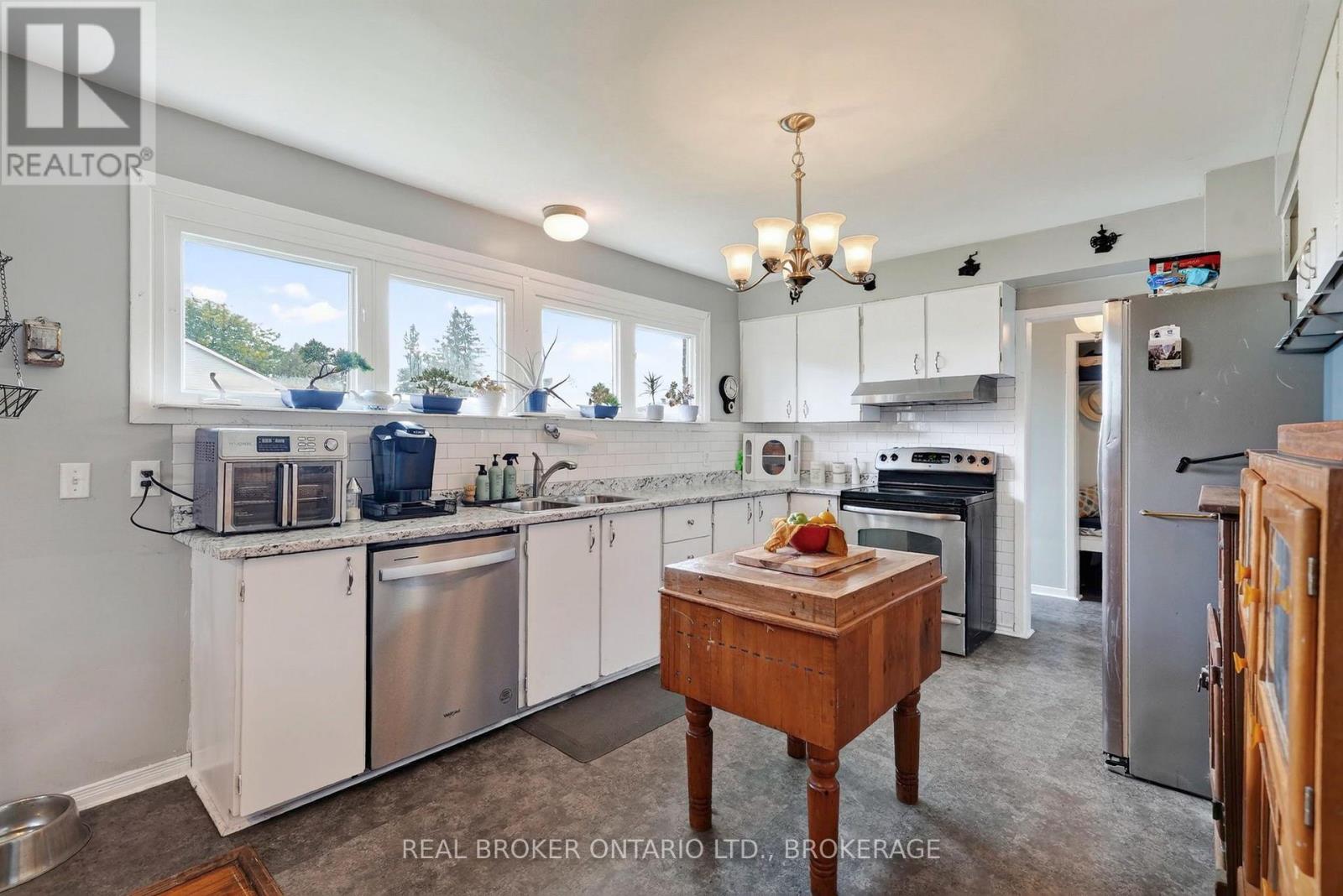 15 GRAY AVENUE - 22