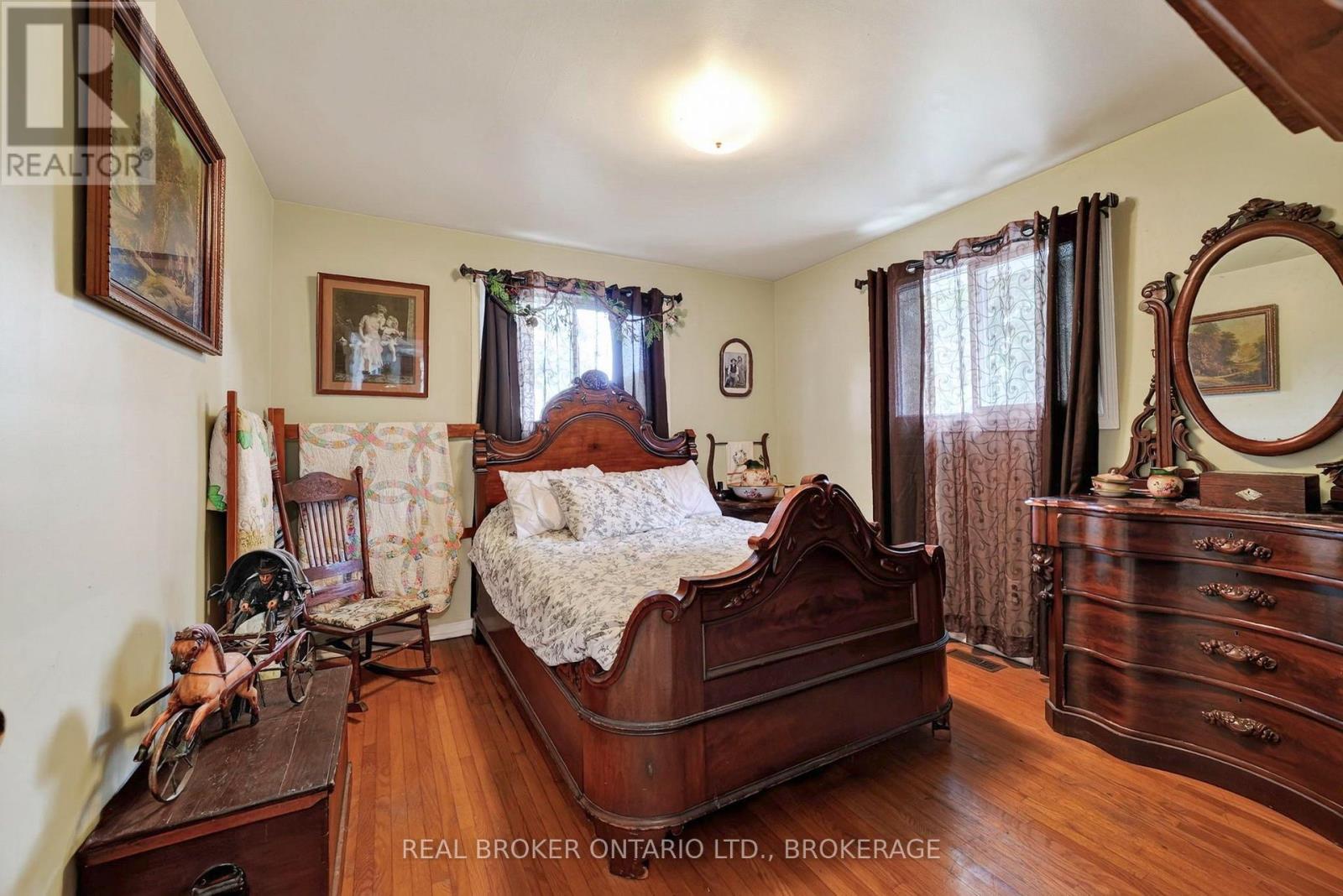 15 GRAY AVENUE - 29