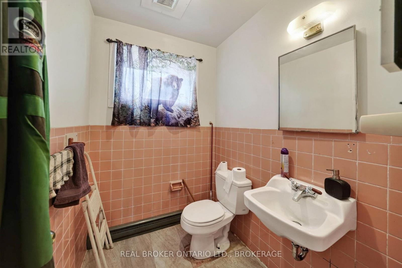 15 GRAY AVENUE - 43