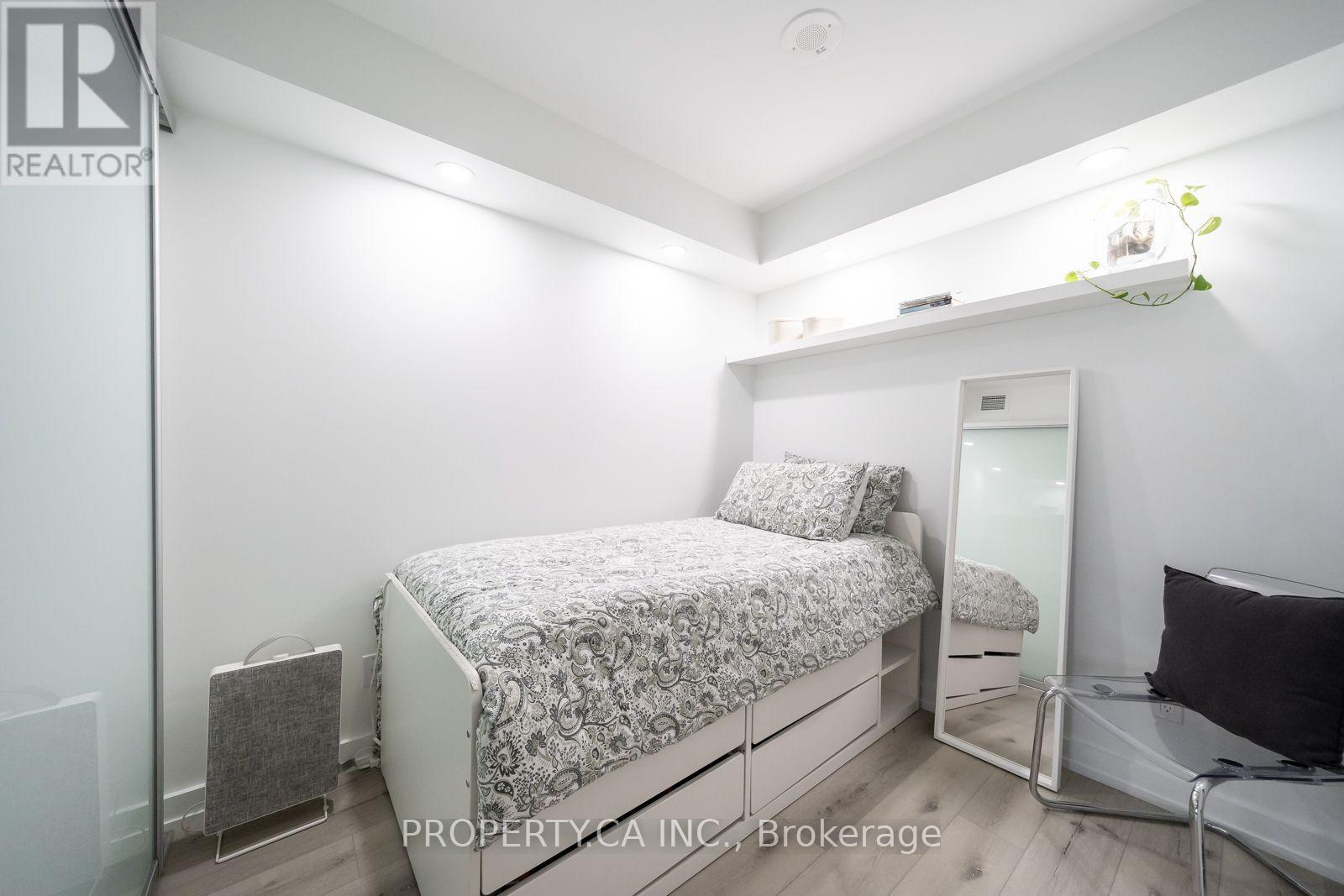 412 - 120 VARNA DRIVE, Toronto (Englemount-Lawrence) — photo 10