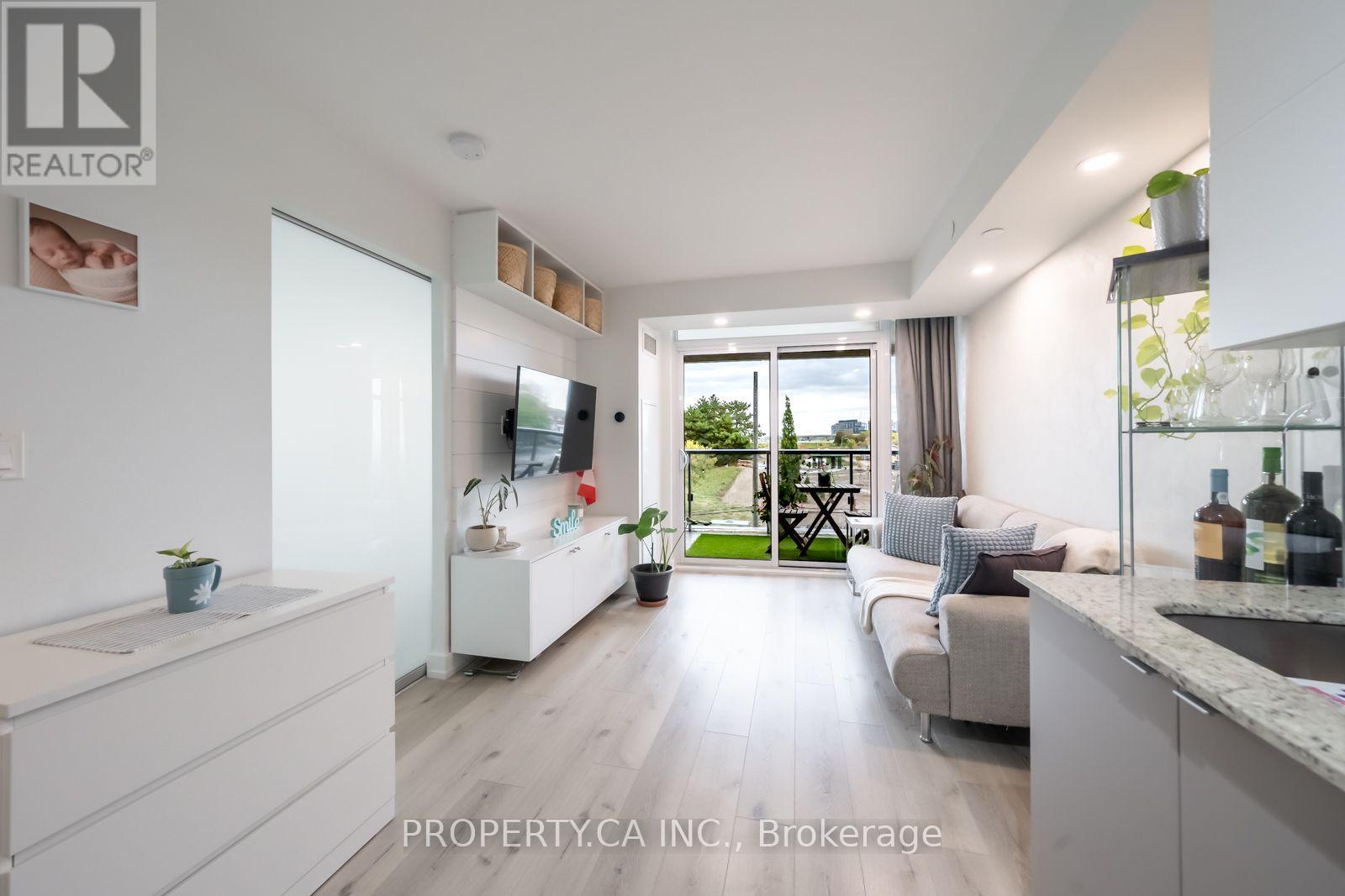 120 Varna Drive — photo 18