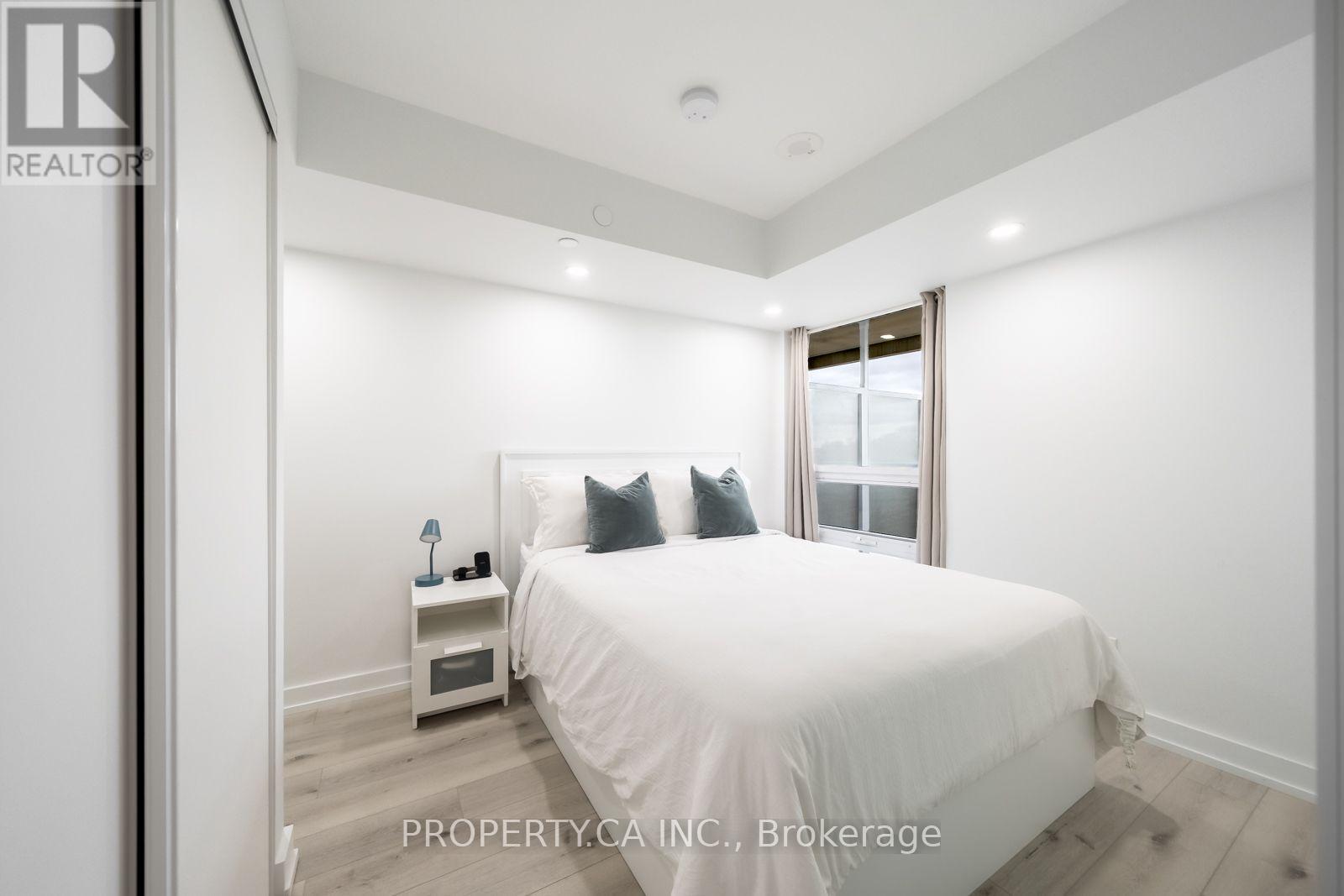 120 Varna Drive — photo 20