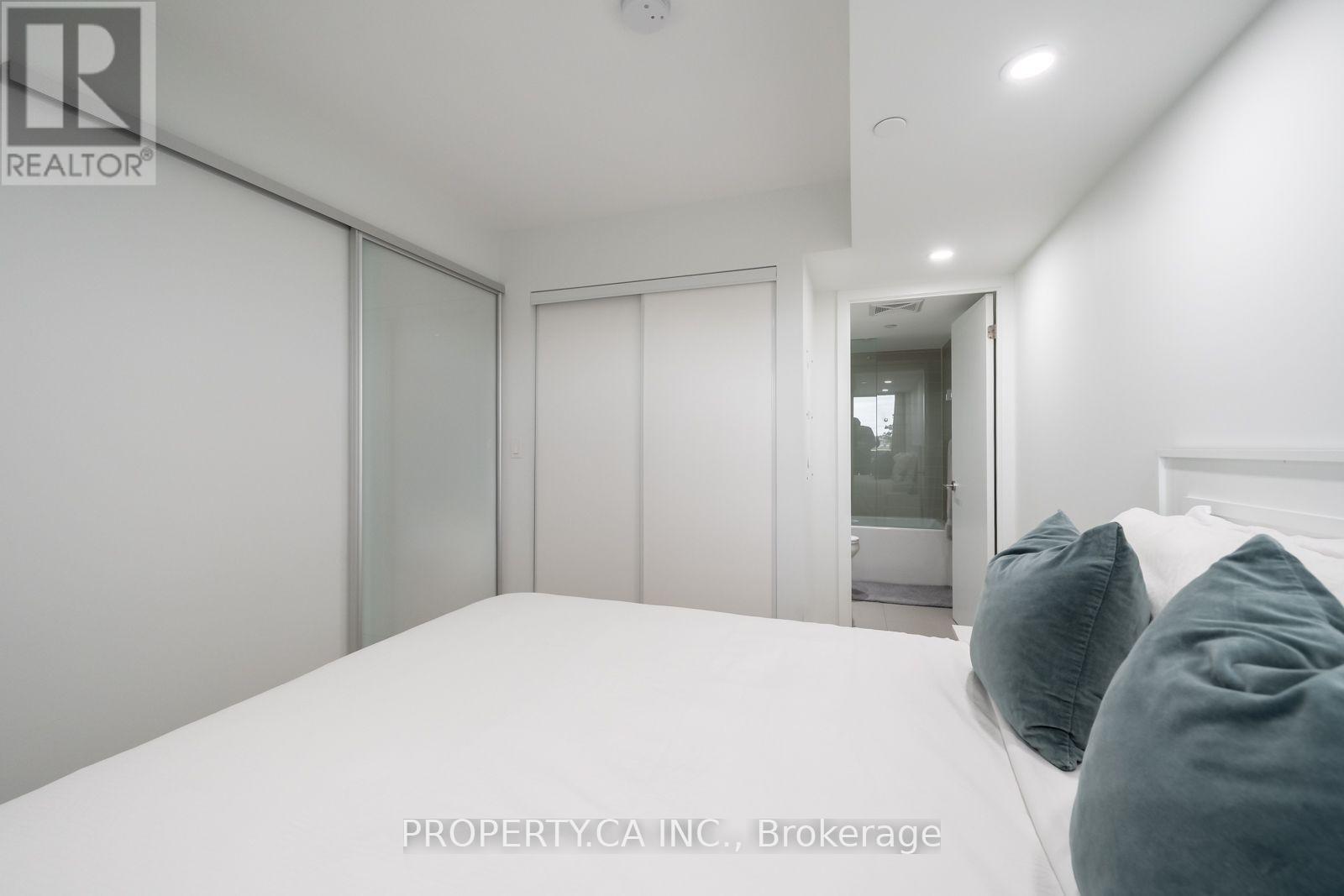 120 Varna Drive — photo 22