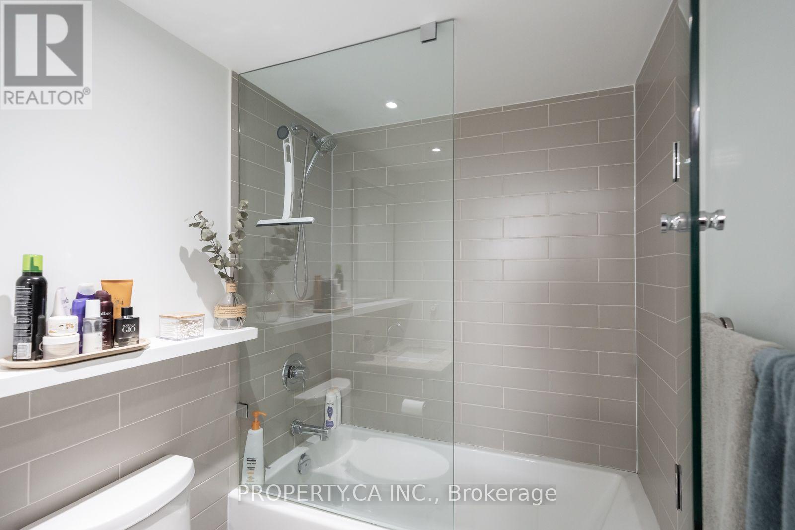 120 Varna Drive — photo 23