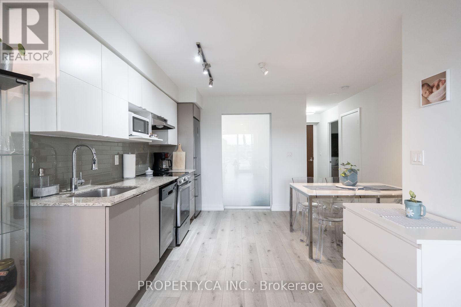 120 Varna Drive — photo 27