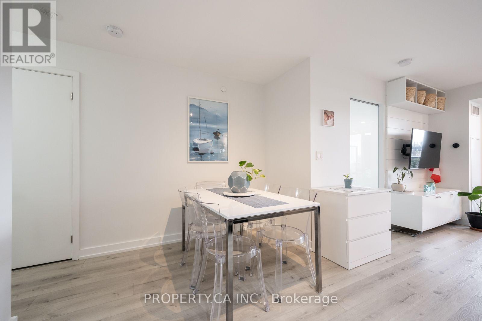 120 Varna Drive — photo 31