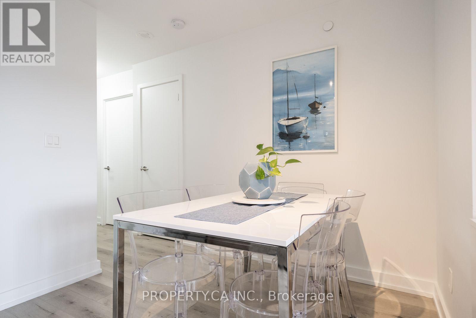 120 Varna Drive — photo 32