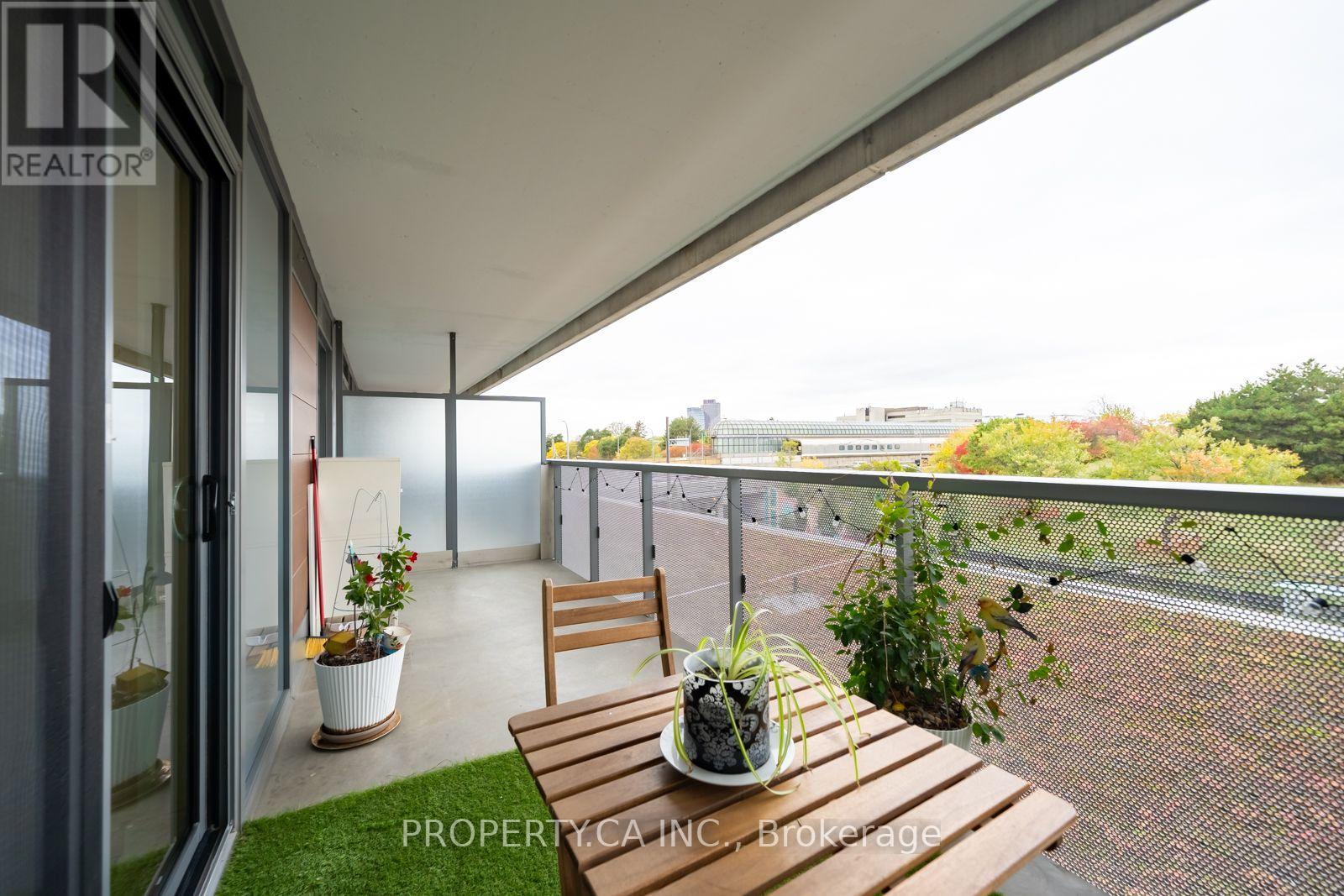 120 Varna Drive — photo 35