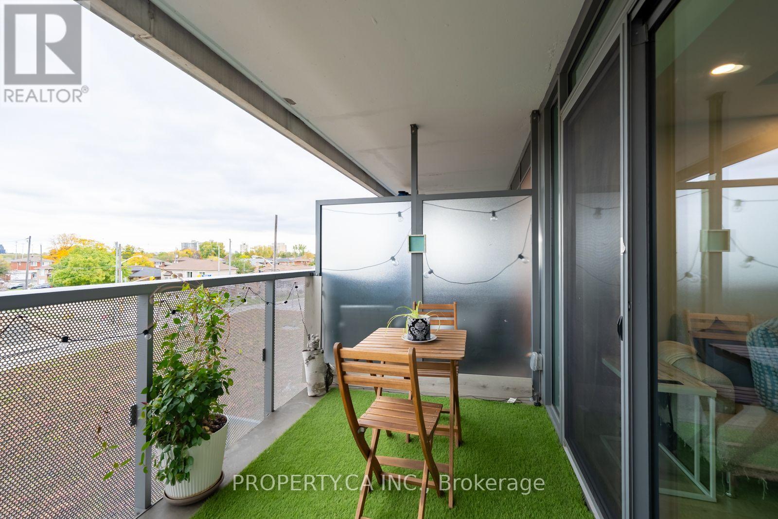 120 Varna Drive — photo 36