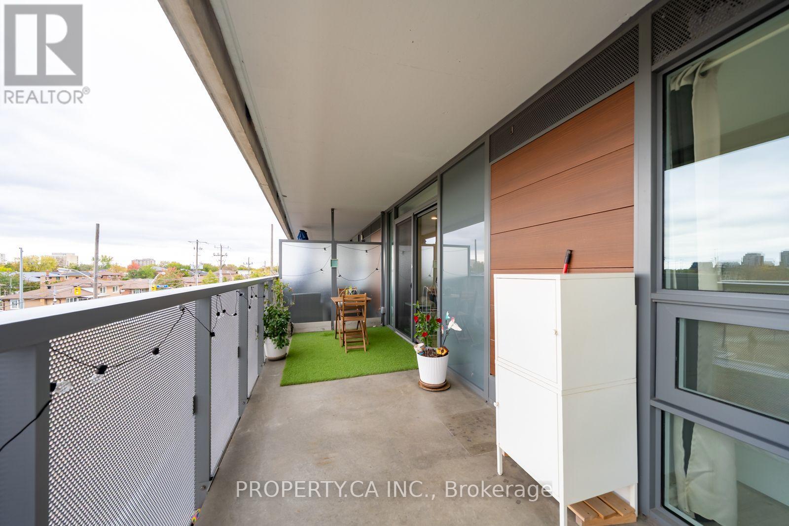 120 Varna Drive — photo 38
